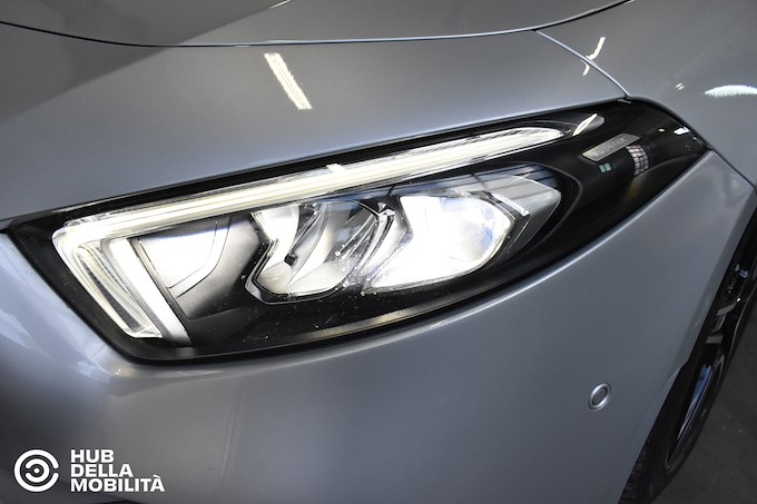 MERCEDES-BENZ A 200 d Automatic Premium